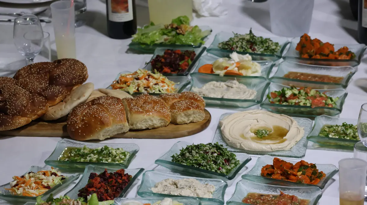 כמה עולה יום גיבוש לחברה? מדריך תקציב למנהלים